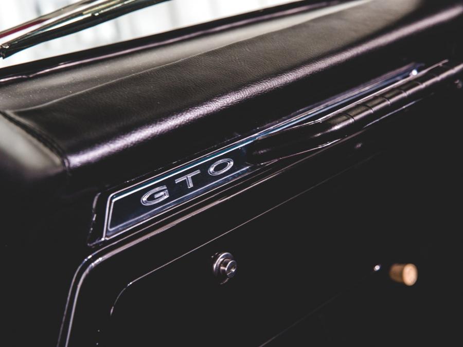 Детали интерьера Pontiac GTO Chief Camino 1965 года  (фото 22 из 23)